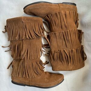 Minnetonka Brown fringe leather boots